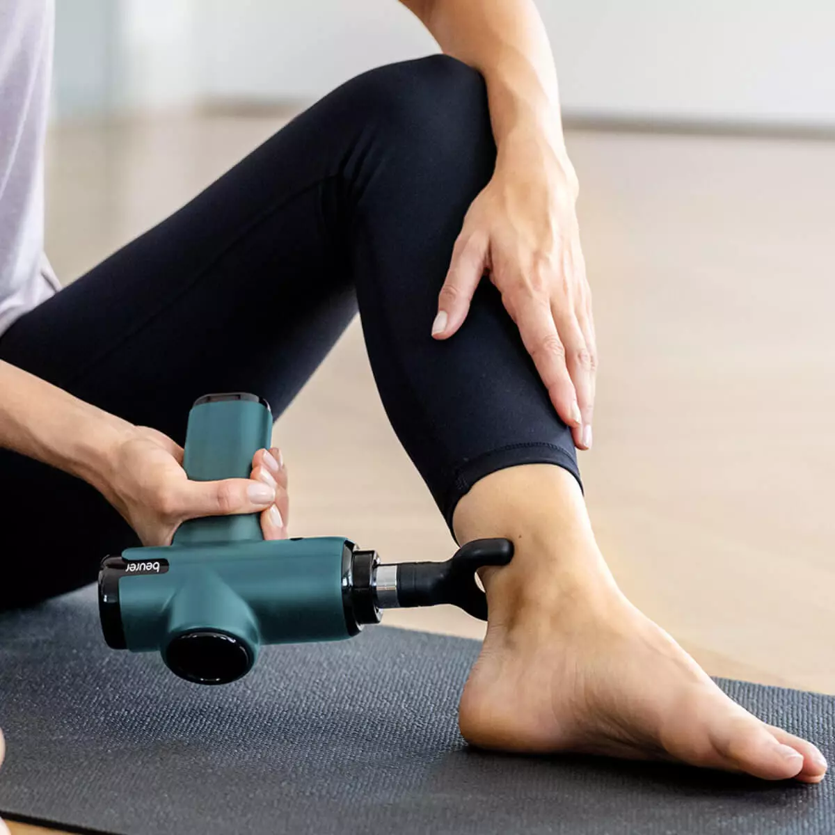  Appareil de massage MG 99 MASSAGE GUN compact