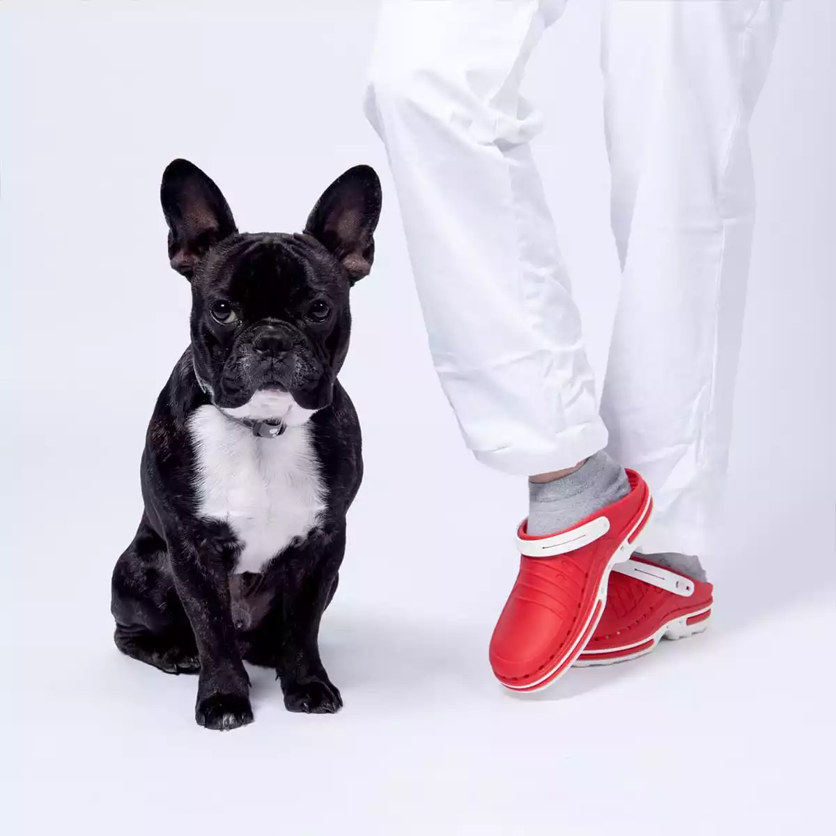 CLOG Schuhe mit Riemen CLOG Schuhe mit Riemen