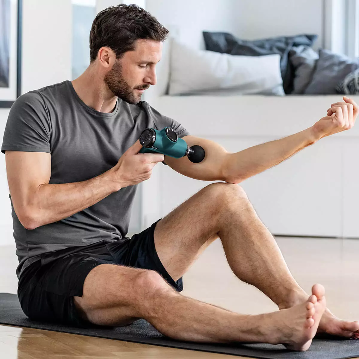  Appareil de massage MG 99 MASSAGE GUN compact